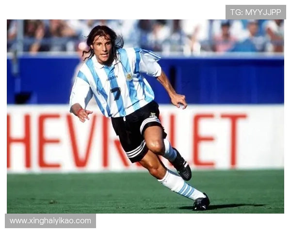 全球顶尖足球明星盘点他们的成就与影响力分析