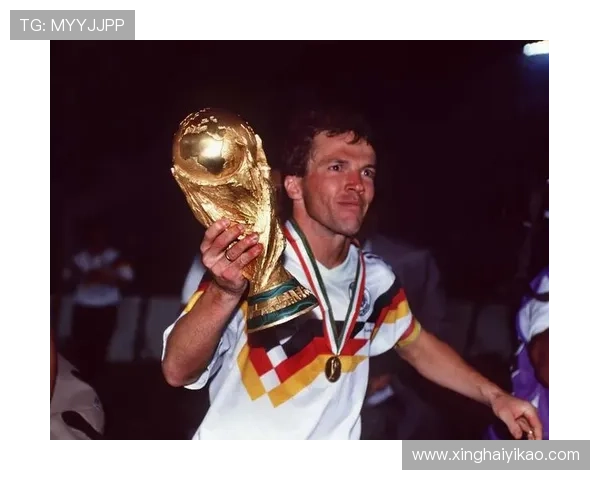 八十年风云足球传奇回顾与明星球员的辉煌历程 八十年风云足球传奇回顾与明星球员的辉煌历程